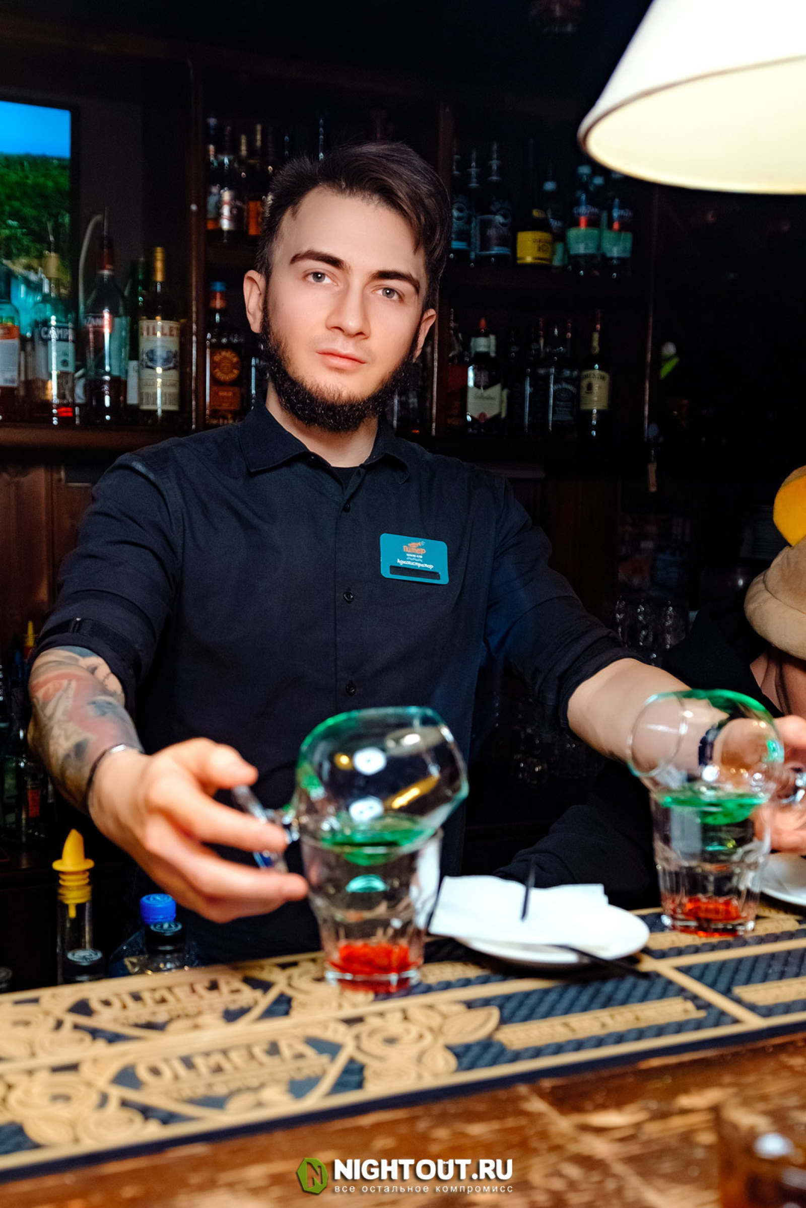 Мулатто фотосуреті бар кончалар